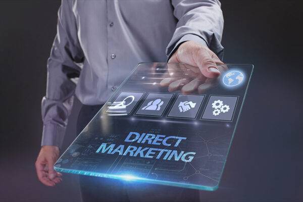 Direct Marketing vs. Advertising: Choosing the Right Approach