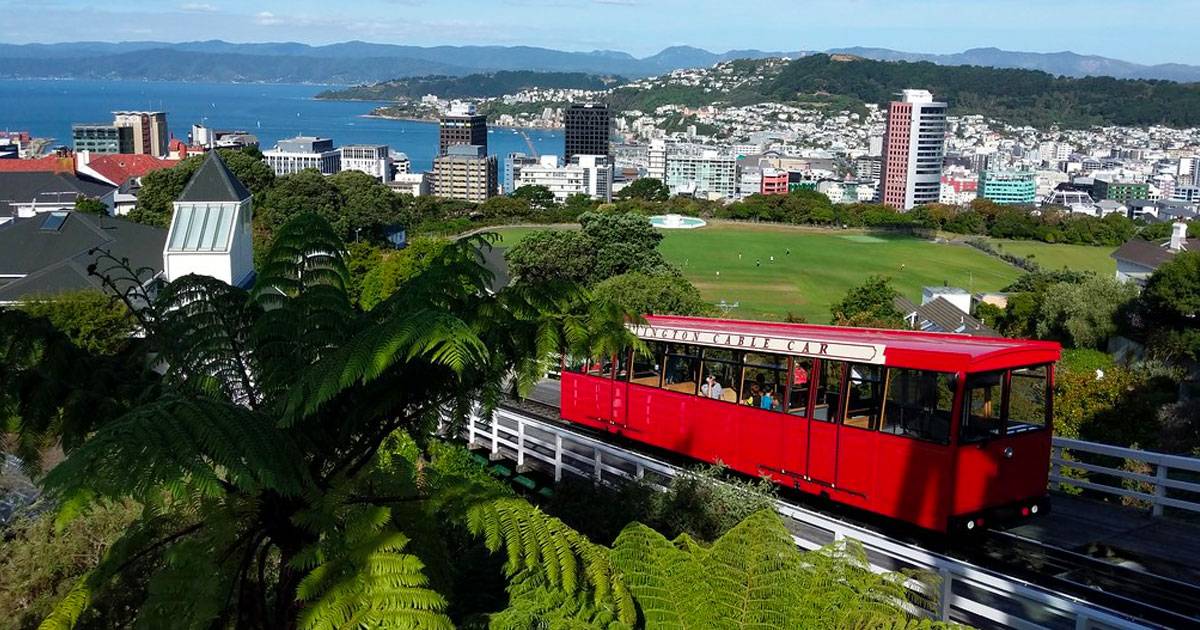Image-of-the-Wellingotn-cable-car-overlooking-Wellington-city